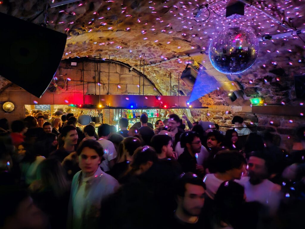 The Violon Dingue - Bar & Club - Paris 2024